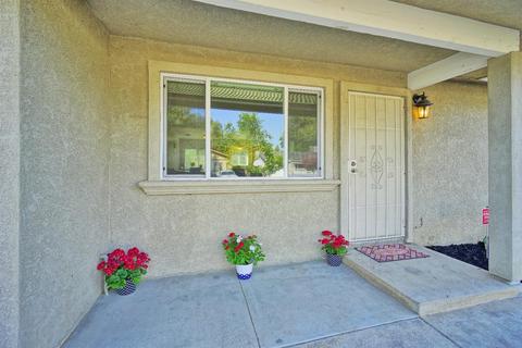 210 Downing Dr, Galt, CA 95632 photo 2