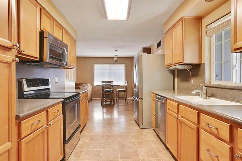 911 Park St, Lodi, CA 95240 photo 5