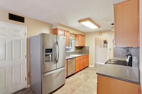 911 Park St, Lodi, CA 95240 photo 6