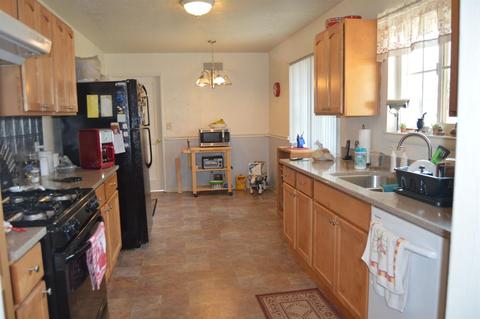 605 E North St, Manteca, CA 95336 photo 3