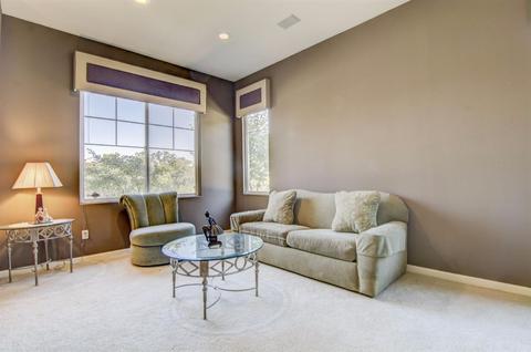 497 Hall St, Folsom, CA 95630 photo 4