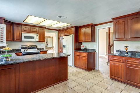1038 Veterans Ct, Martinez, CA 94553 photo 8