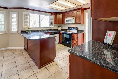 1038 Veterans Ct, Martinez, CA 94553 photo 10