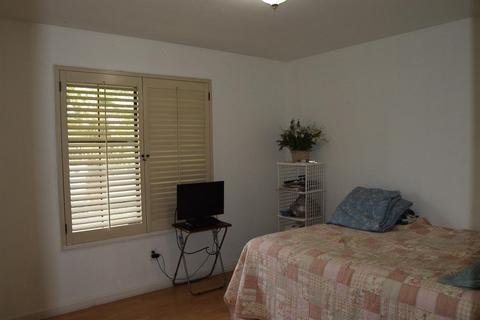 921 Stonum Rd, Modesto, CA 95351 photo 14