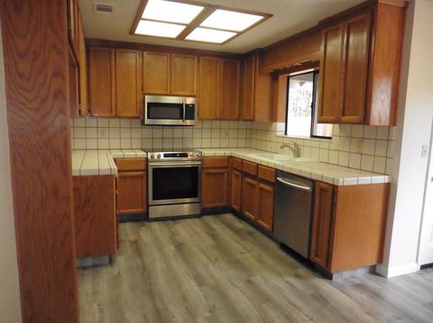 1406 Aksland Dr, Manteca, CA 95336 photo 6