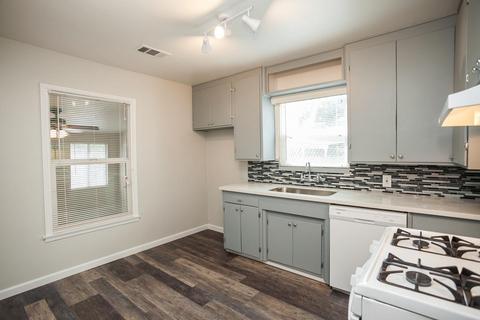 2046 Roble Ave, Modesto, CA 95354 photo 2