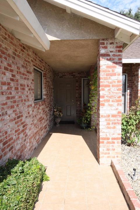 1733 Burgundy Dr, Lodi, CA 95242 photo 2