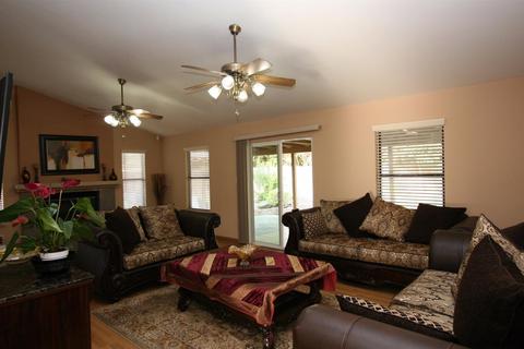 1733 Burgundy Dr, Lodi, CA 95242 photo 3