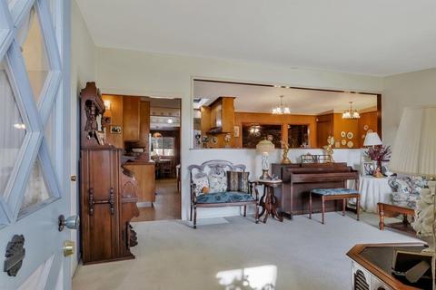 3213 University Dr, Modesto, CA 95350 photo 2