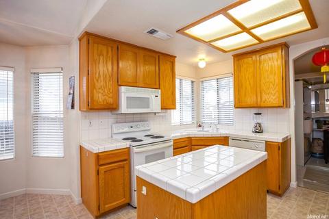 100 Via Borrelli, Gustine, CA 95322 photo 2