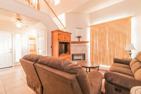 812 Zumstein Dr, Ripon, CA 95366 photo 5