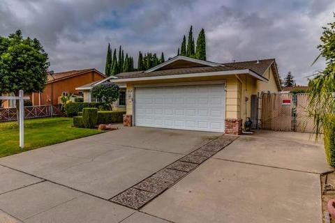 2001 Forest Ln, Manteca, CA 95336 photo 2