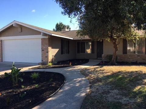 912 Larsen Ln, Modesto, CA 95351 photo 1