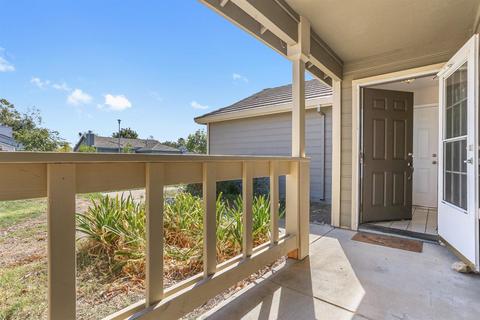 204 Sparrow Dr, Galt, CA 95632 photo 2