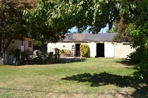 922 Robert Ave, Ripon, CA 95366 photo 7