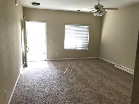 501 Maple St, Lodi, CA 95240 photo 2