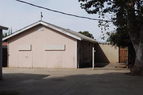 1025 Chicago, Modesto, CA 95351 photo 4