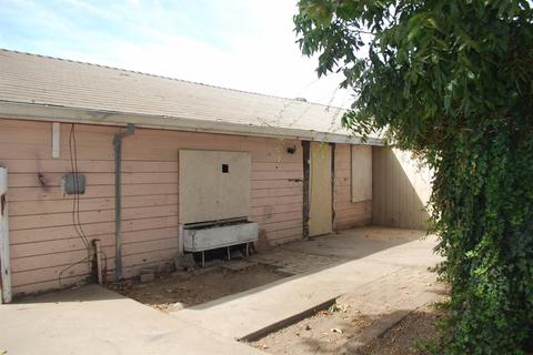 1025 Chicago, Modesto, CA 95351 photo 3