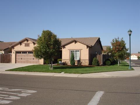 1905 Paul St, Hughson, CA 95326 photo 2