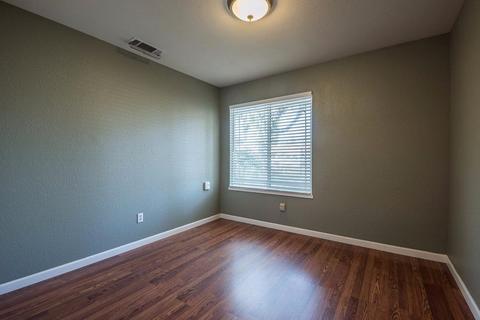 220 Miles Ct, Turlock, CA 95382 photo 12