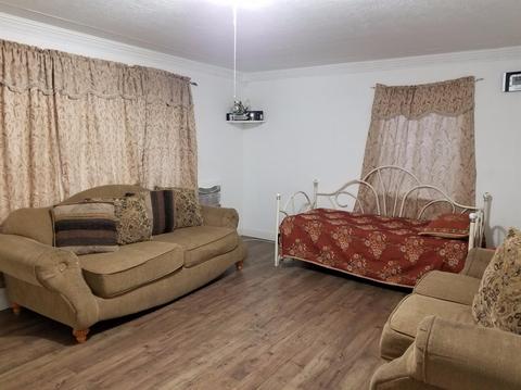 206 Flora St, Lodi, CA 95240 photo 5