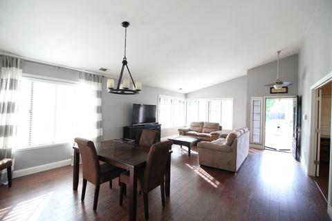1571 Alyssa Pl, Manteca, CA 95337 photo 2