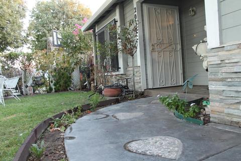 2037 Mount Whitney Ct, Modesto, CA 95358 photo 2