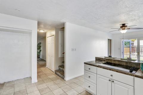 1011 N Hickory Ave, Tracy, CA 95376 photo 11