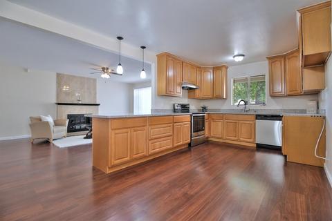 1402 Schulenberg Ave, Modesto, CA 95350 photo 1