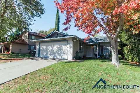 8329 Benjamin Dr, Antelope, CA 95843 photo 3