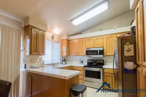 8329 Benjamin Dr, Antelope, CA 95843 photo 7