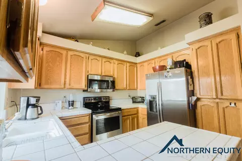 8329 Benjamin Dr, Antelope, CA 95843 photo 6