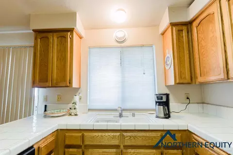 8329 Benjamin Dr, Antelope, CA 95843 photo 8