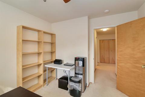 3135 Newport Ter, Davis, CA 95618 photo 17