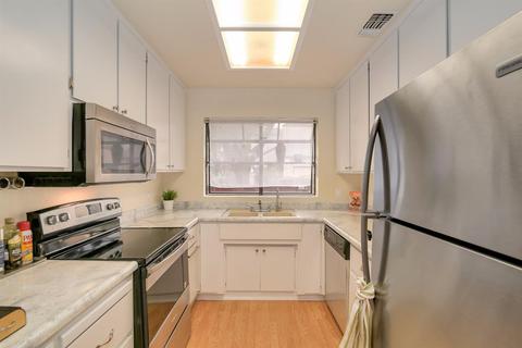 3135 Newport Ter, Davis, CA 95618 photo 6