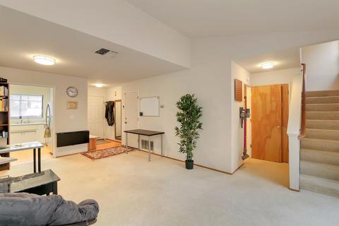 3135 Newport Ter, Davis, CA 95618 photo 5