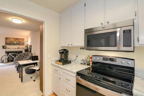 3135 Newport Ter, Davis, CA 95618 photo 9