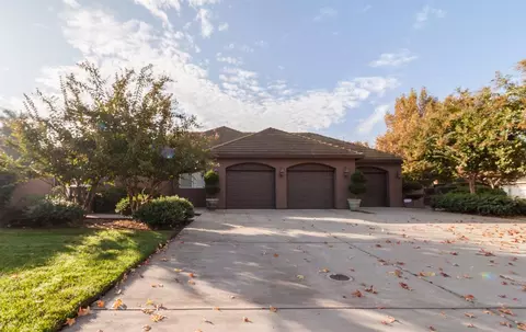 4208 Papillon Dr, Modesto, CA 95356 photo 2