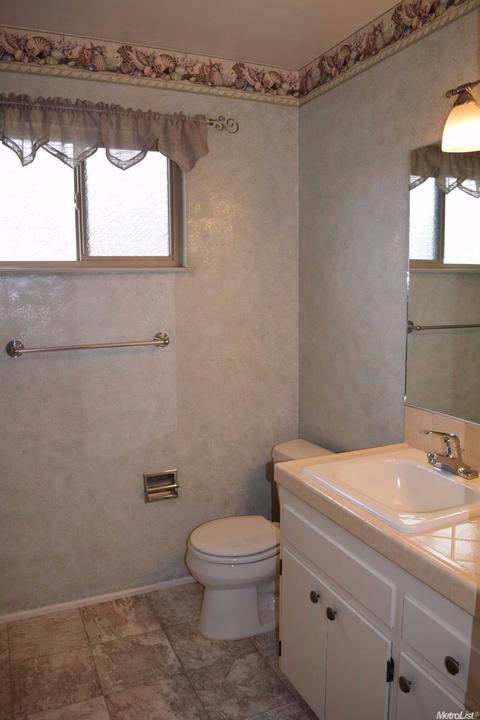 604 Madsen, Ripon, CA 95366 photo 9
