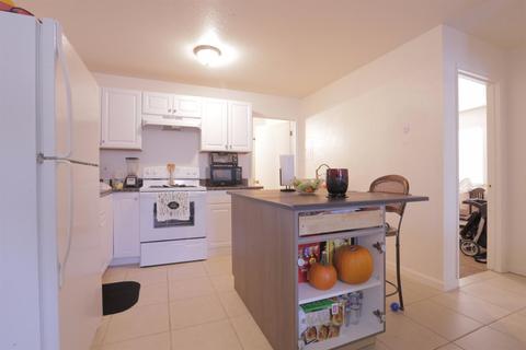 933 Kenwood Ave, Turlock, CA 95380 photo 18