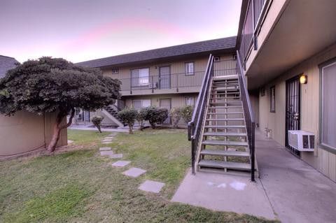 933 Kenwood Ave, Turlock, CA 95380 photo 3
