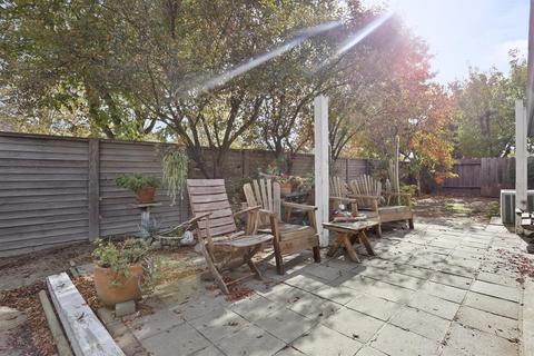 863 Raysilva, Stockton, CA 95206 photo 16