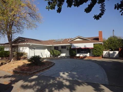 1067 E Olive Ave, Merced, CA 95340 photo 1