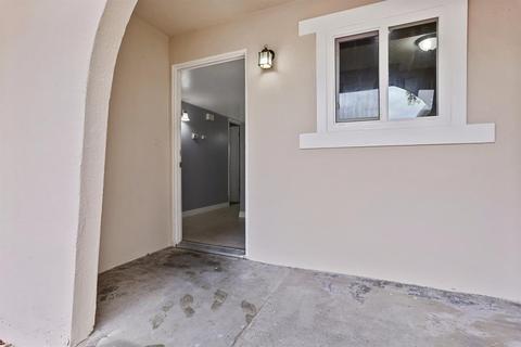 1608 Castilla Way, Modesto, CA 95355 photo 2