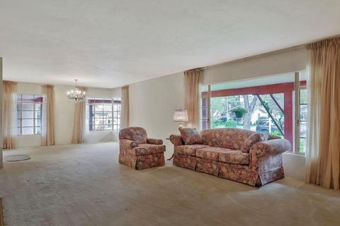 341 W Eaton Ave, Tracy, CA 95376 photo 4