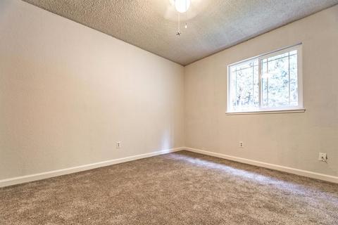 633 Periwinkle Dr, Patterson, CA 95363 photo 8