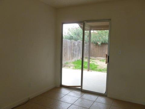 213 N Riverside Dr, Modesto, CA 95354 photo 4