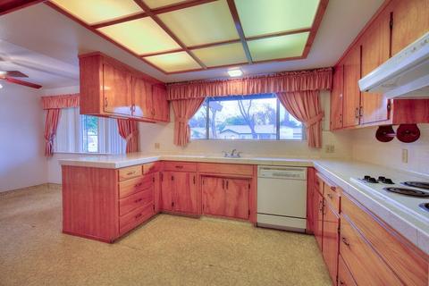 1061 Laurel Ave, Gustine, CA 95322 photo 4