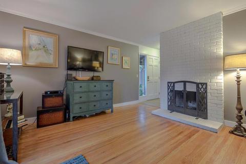 2750 Belmont Dr, Davis, CA 95618 photo 4