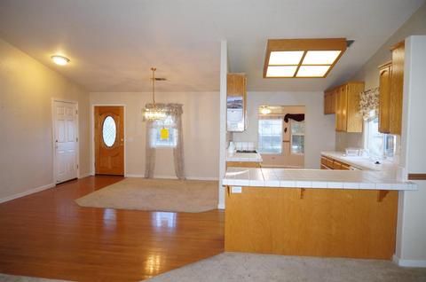 560 E 10th St, Lincoln, CA 95648 photo 6